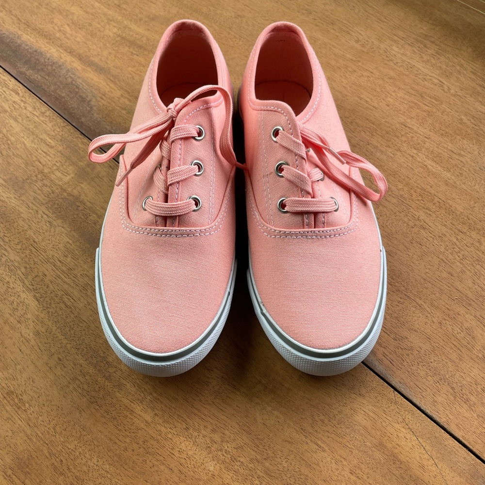 New Austin Trading Co. Coral Sneakers Lace up Size 5